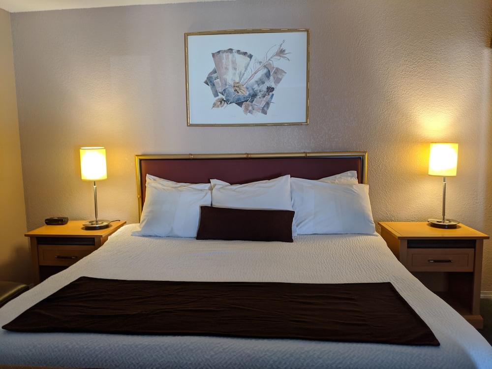 Howard Johnson By Wyndham Downtown Κάμλουπς Εξωτερικό φωτογραφία