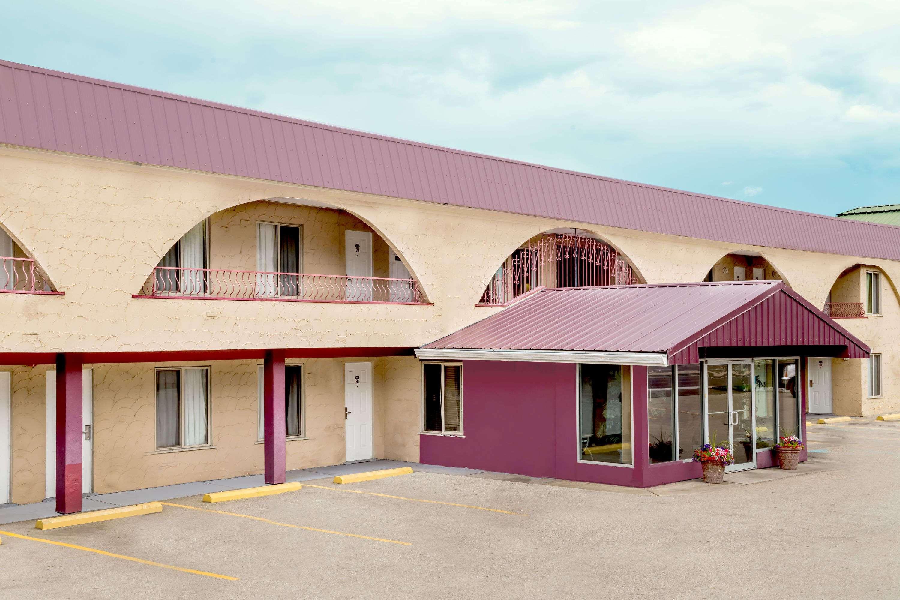 Howard Johnson By Wyndham Downtown Κάμλουπς Εξωτερικό φωτογραφία