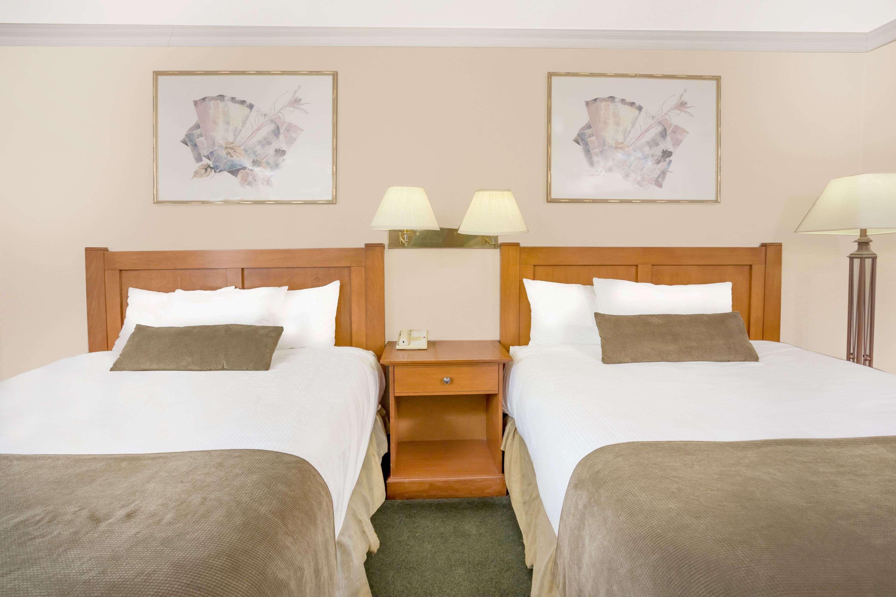 Howard Johnson By Wyndham Downtown Κάμλουπς Εξωτερικό φωτογραφία