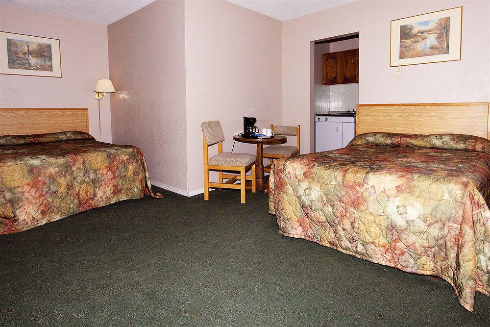 Howard Johnson By Wyndham Downtown Κάμλουπς Εξωτερικό φωτογραφία